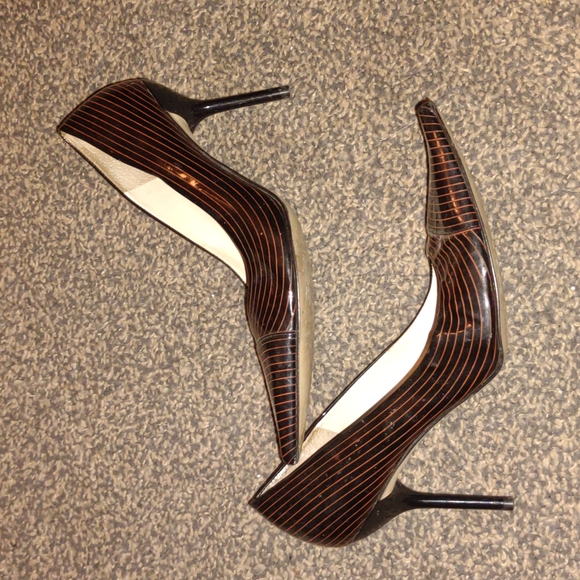 👠BCBGirls Pinstripe Pointed Toe Heel👠 - Picture 7 of 7